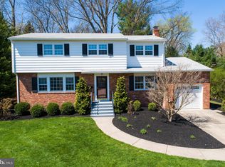 12 Camelia Ct, Lawrence Township, NJ 08648