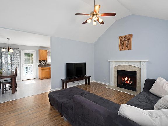 3rd image of 2720 Cider Dr