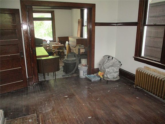 4th image of 706 Lincoln St