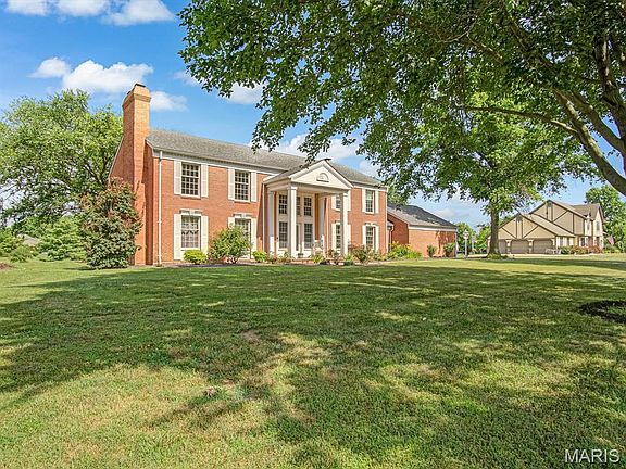 2nd image of 4057 Bur Oak Dr