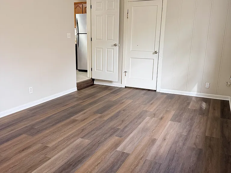 909 Lake Court Dr — Photo 9