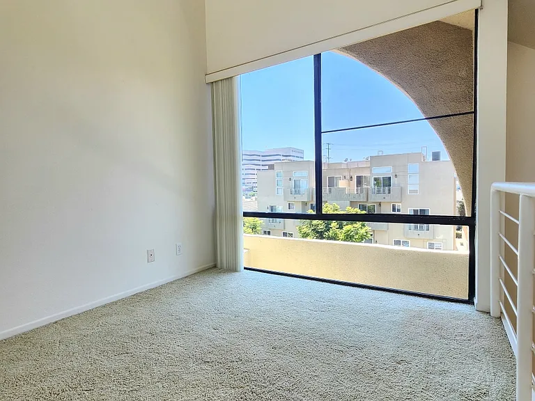 2120 S Bentley Ave #308 — Photo 31