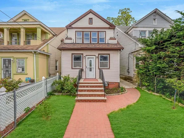 13-70 Dickens Street, Far Rockaway, NY 11691