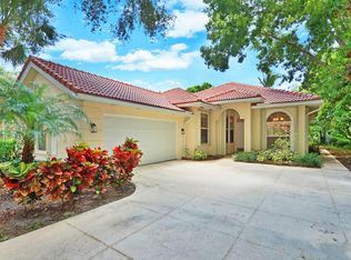 200 E Tall Oaks Cir, Palm Beach Gardens, FL 33410