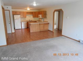 2010 Library Cir APT 2, Grand Forks, ND 58201