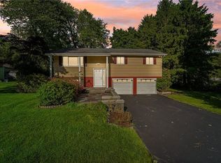 1759 Maxwell Ct, Yorktown Heights, NY 10598