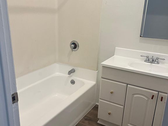 4th image of 337 N Ogden Dr