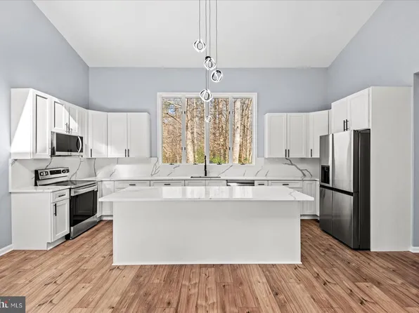 7621 River Rd, Fredericksburg, VA 22407