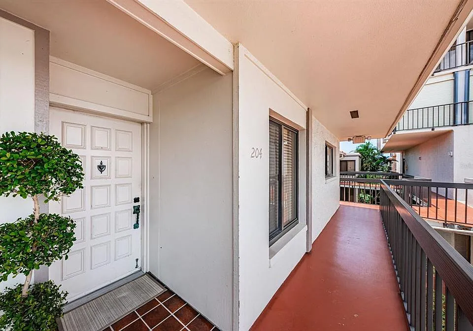 6295 Bahia Del Mar Cir #204