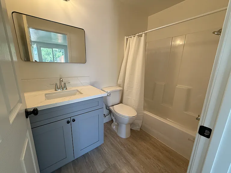 7029 Bellaire Ave #C — Photo 8