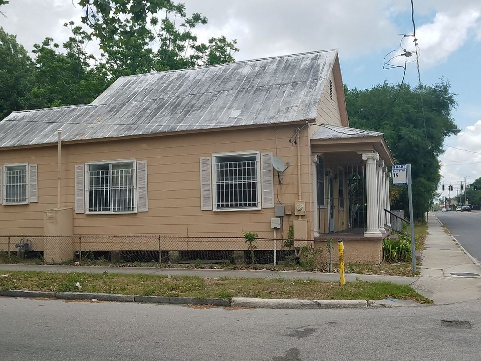 1st image of 1302 E Columbus Dr