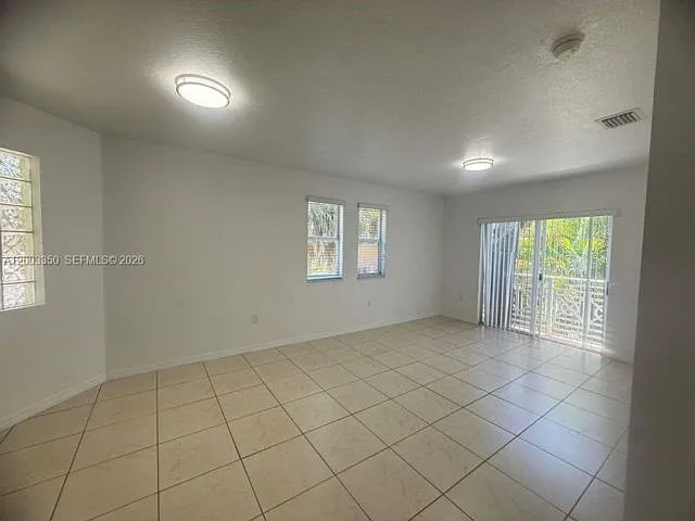8802 NW 109th Ct — Photo 3
