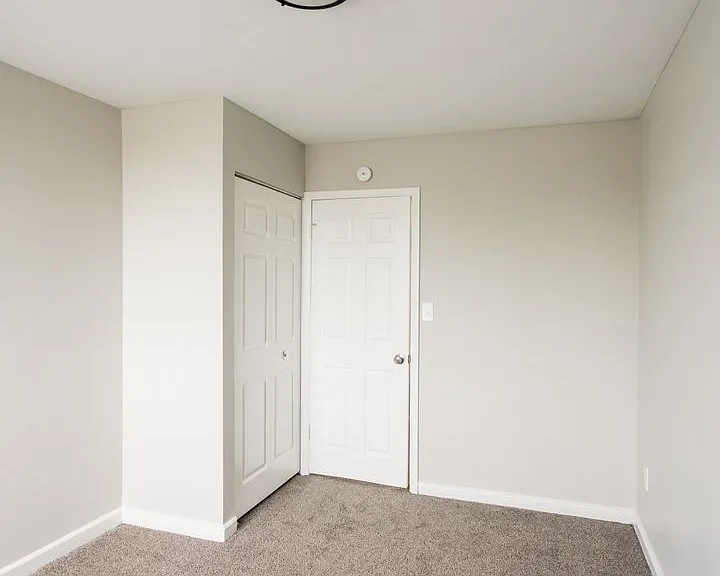 Kirkwood Apartments — Photo 25