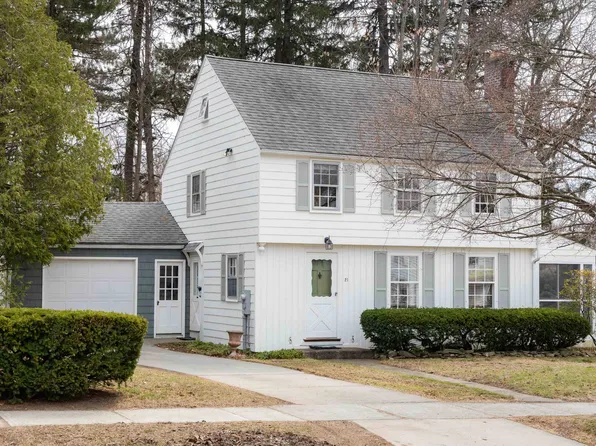 21 Colonial Square, Burlington, VT 05401