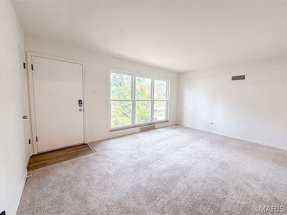 3rd image of 8606 Vasel Ave