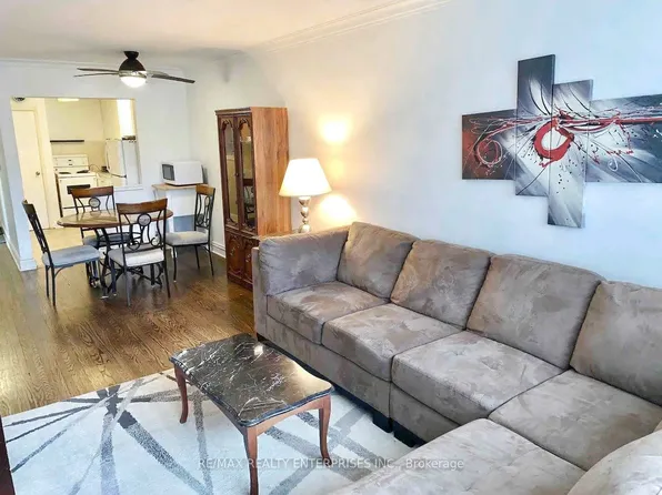 297 Lakeshore Rd E #2, Mississauga, ON L5G 1H3
