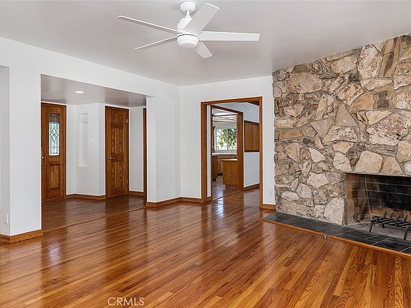 5th image of 17055 Community St