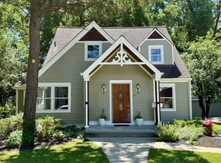 175 W Burlington St, Riverside, IL 60546