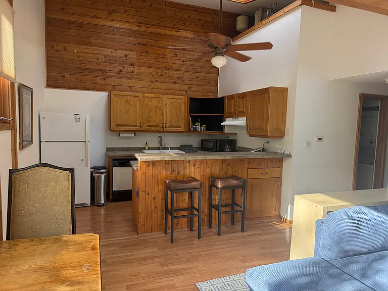 128 E Homestead Dr #B — Photo 3