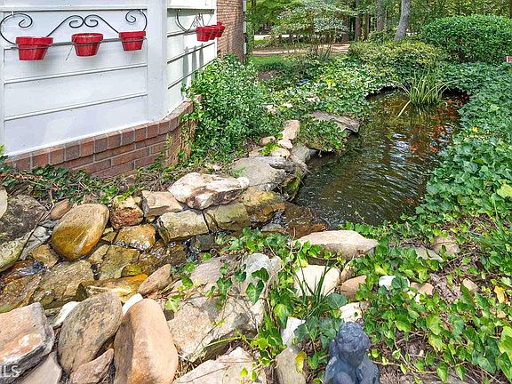 3rd image of 8565 Lake Forest Dr