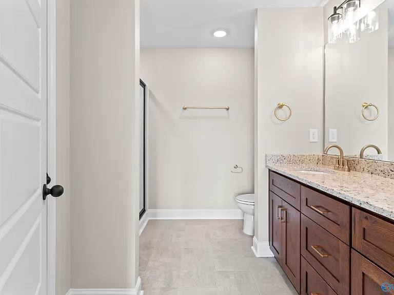 243 Susan Lynn Dr — Photo 7