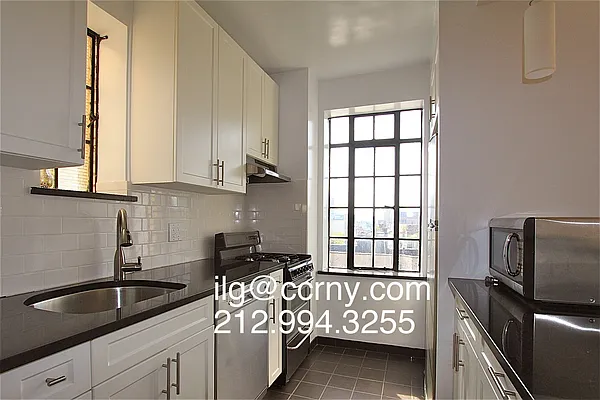 Rented by City Connections Realty | media 4