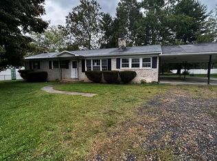 24 La Salle Dr, Grottoes, VA 24441