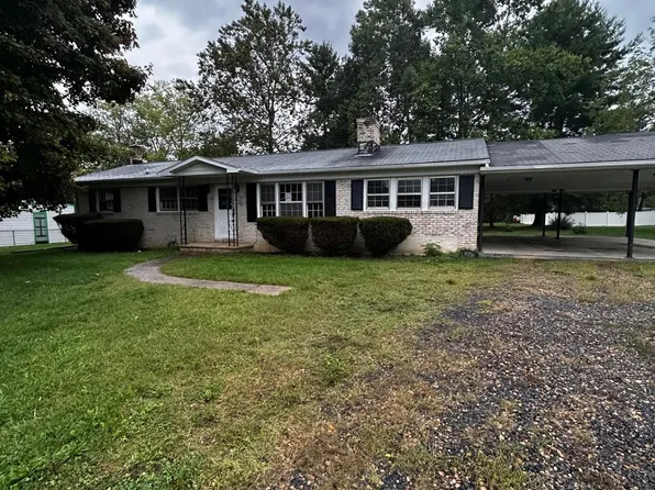 24 La Salle Dr, Grottoes, VA 24441