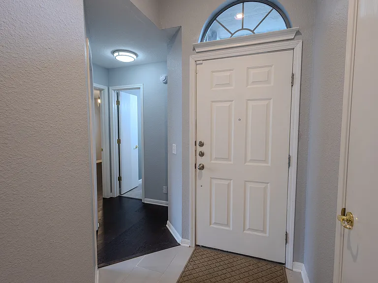 208 Discovery — Photo 4
