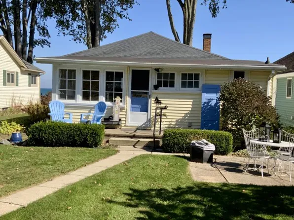 268 & 269 S Lake St, Port Sanilac, MI 48469