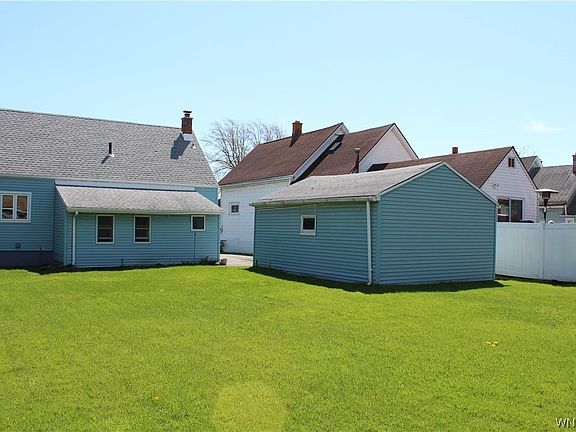 5th image of 212 Bright St