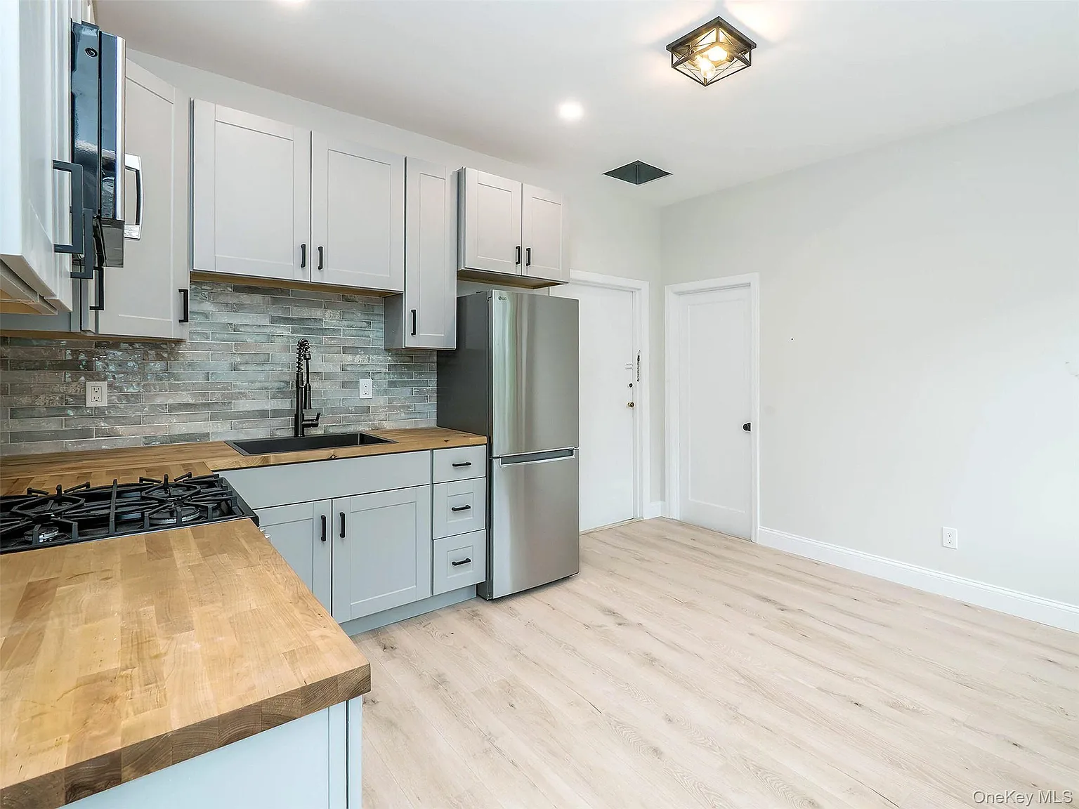1 bed, 1.0 bath, 300 sqft, $2,250 — Photo 4