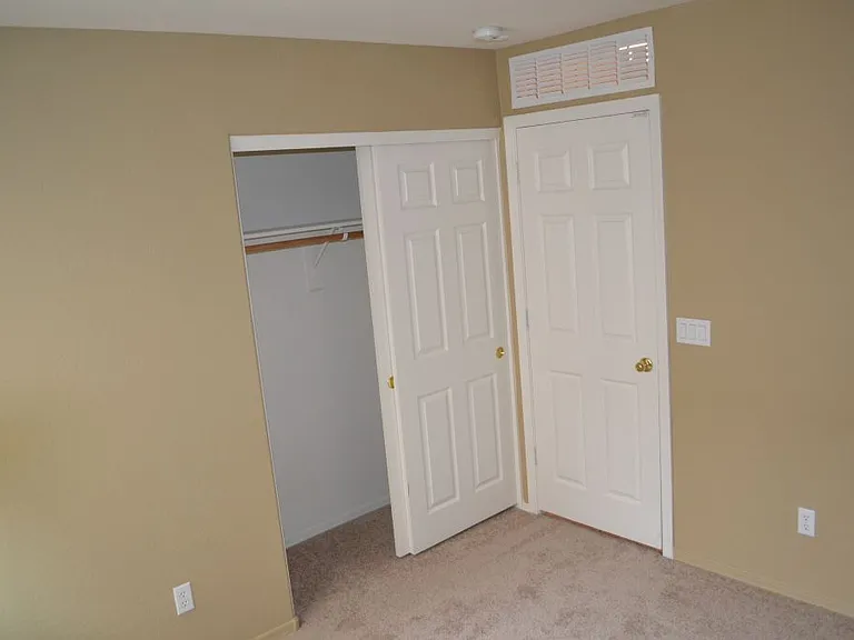 7408 S 37th Gln — Photo 5