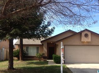 1825 N Matthew Ave, Farmersville, CA 93223