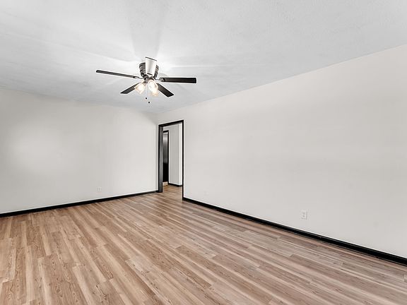 3rd image of 1320 Walnut Lawn Court