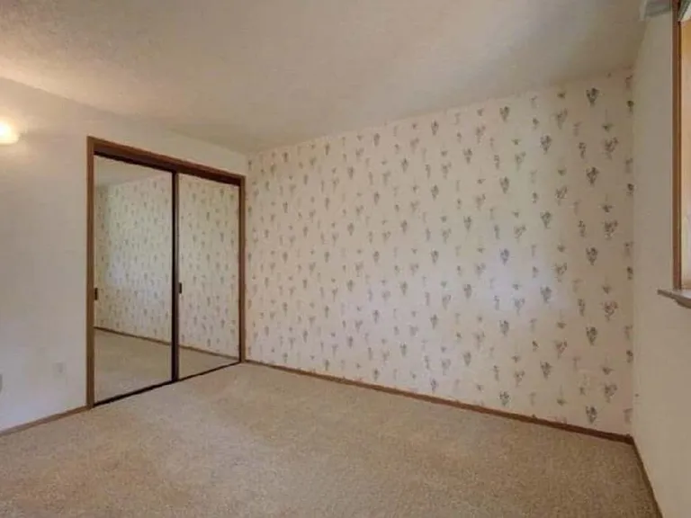 880 E Country Club Dr E — Photo 15