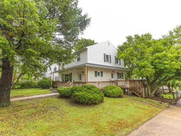 1122 Franklin St, Cedar Falls, IA 50613