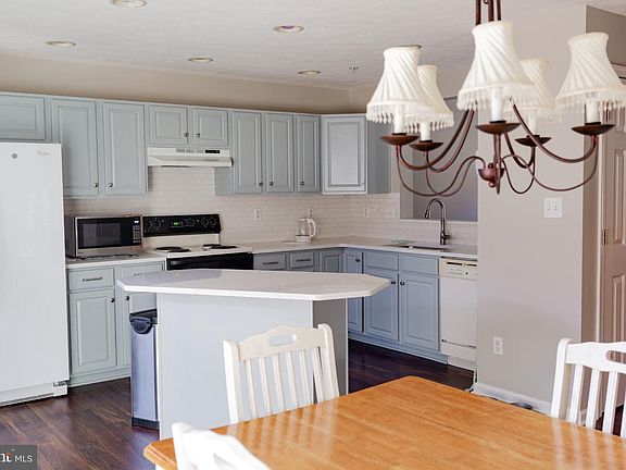 3rd image of 2127 Mardic Dr