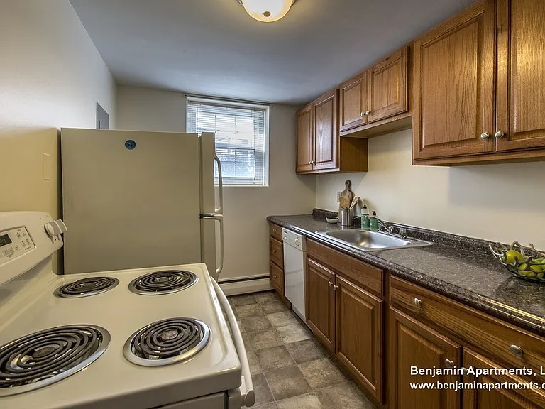 8 Brattle Dr #3 — Photo 4