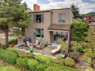 5948 S Riverpoint Ln, Portland, OR 97239