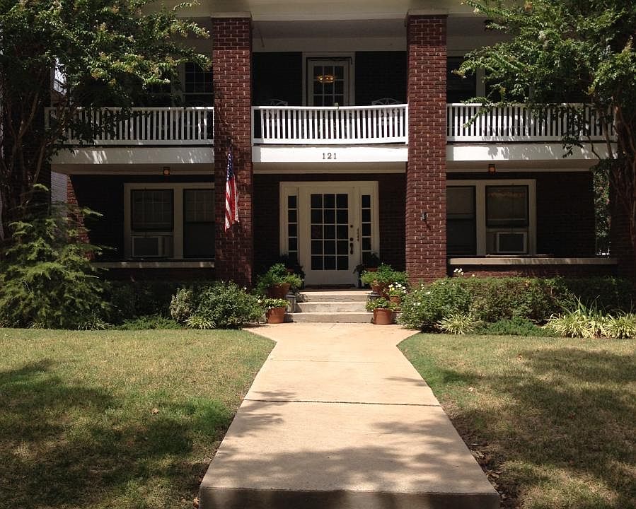 121 NW 20 Exterior