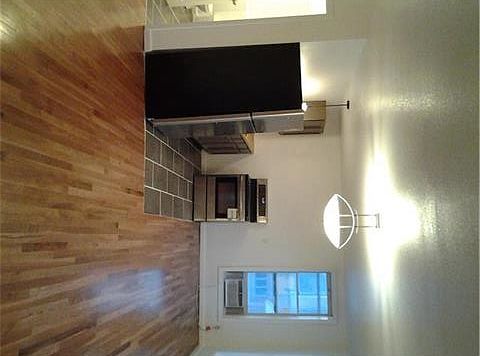 4th image of 1115 Felix St