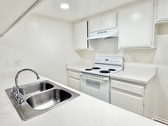 4th image of 510-520 E Orangewood Ave #520-110