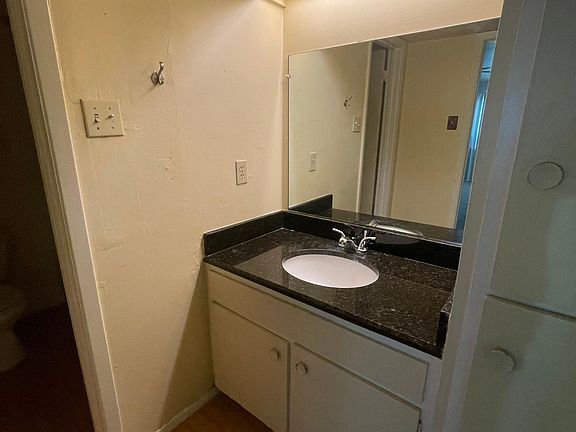 4th image of 106 Andrews St APT 4