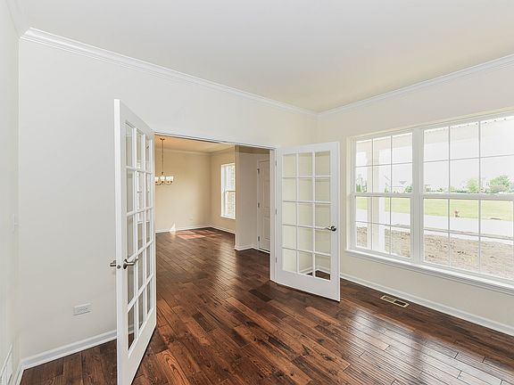 3rd image of 21113 Somerset St Lot 45