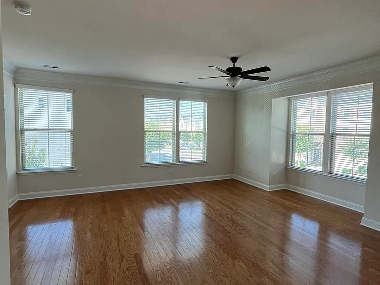 2128 Whitesmith Dr — Photo 7