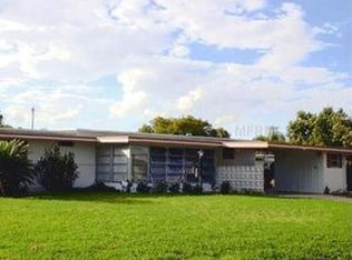 923 Morningview Dr, Tavares, FL 32778