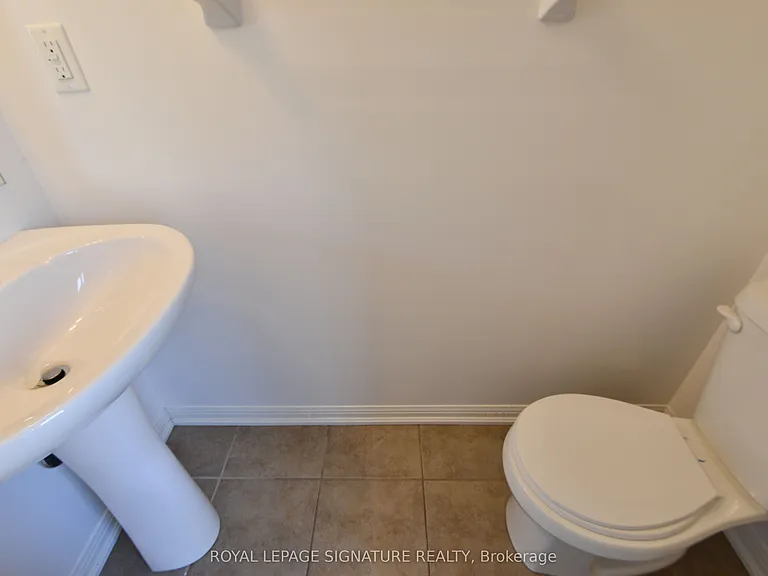 3135 Boxford Cres #6 — Photo 18