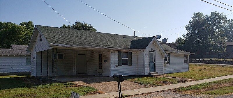 1st image of 507 E Summit St