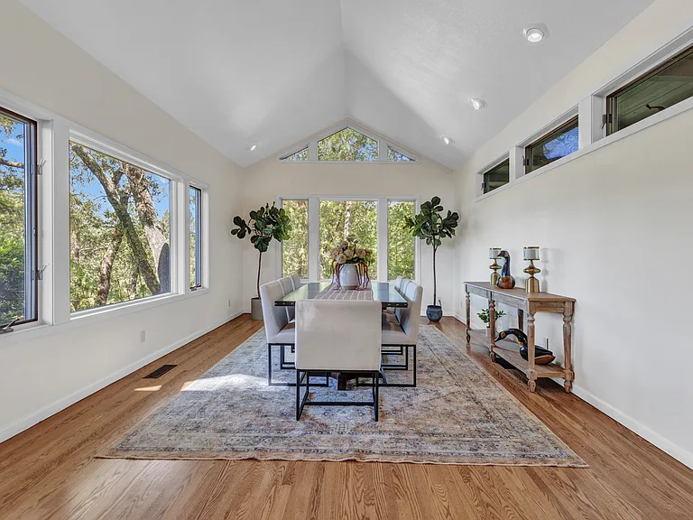 4444 Redwood Rd — Photo 15